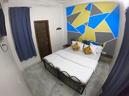 Little Peepal House