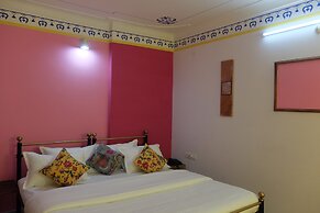Little Peepal House