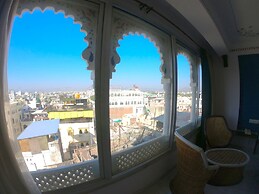 Little Peepal House