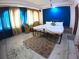 Little Peepal House