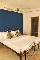 Little Peepal House