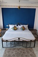 Little Peepal House