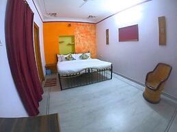 Little Peepal House