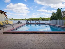 Captain's Table Hotel