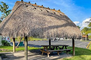 Captain's Table Hotel