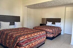 Captain's Table Hotel