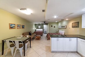Captain's Table Hotel
