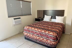 Captain's Table Hotel
