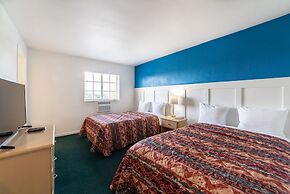 Captain's Table Hotel