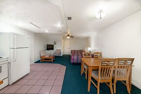 Captain's Table Hotel