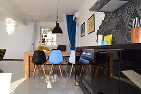 87 Stairs Apartment