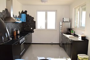 87 Stairs Apartment