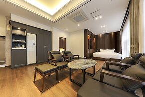 Hotel Demer