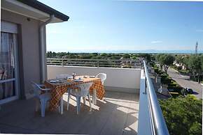 Great and Bright Apartment With Pool - Beahost