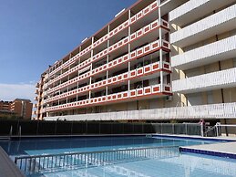 Holiday by the Pool-beahost