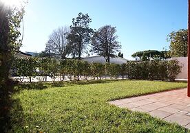 Relax by the Garden-flat for up to 6 Guests