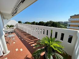 Flat With Luminous Balcony by the sea