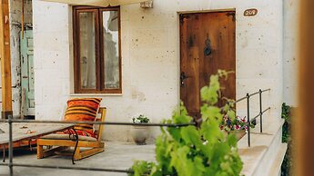 Doda Artisanal Cave Hotel +14