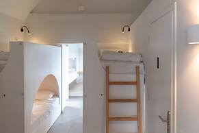 Central Oia Hostel