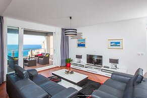 73 Stairs Apartment