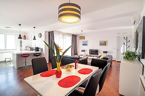 73 Stairs Apartment