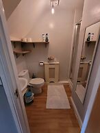 2-bed Apartment, Sleeps 4,on-site Parking
