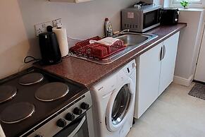 2-bed Apartment, Sleeps 4,on-site Parking