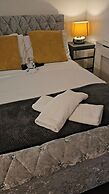 2-bed Apartment, Sleeps 4,on-site Parking