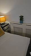 2-bed Apartment, Sleeps 4,on-site Parking