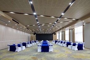 Microtel by Wyndham Miluo Downtown Hotel
