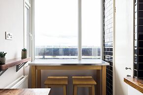 Stunning 2 Bed Flat near Tower Bridge