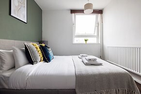 Stunning 2 Bed Flat near Tower Bridge