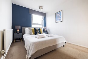 Stunning 2 Bed Flat near Tower Bridge