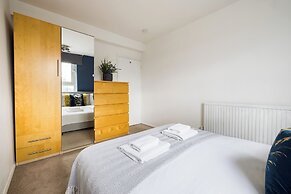 Stunning 2 Bed Flat near Tower Bridge