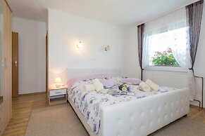 Villa Cujez With Sauna And Pool
