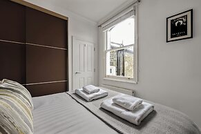 Immaculate 2 Bed Flat in West Kensington