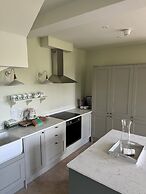 The Retreat, Elcot Park