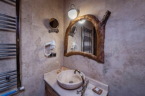 Pegas Cave Suites