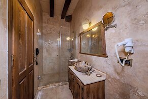 Pegas Cave Suites
