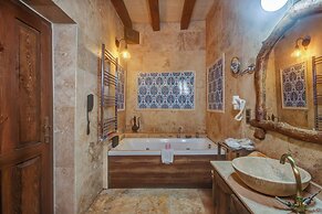 Pegas Cave Suites