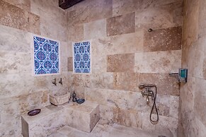 Pegas Cave Suites