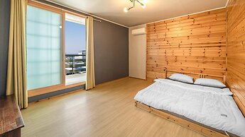 Gangneung Basecamp Pension