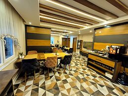 Toprak Hotel