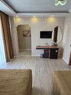 Toprak Hotel