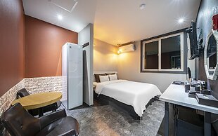 Yeosu Hotel The B
