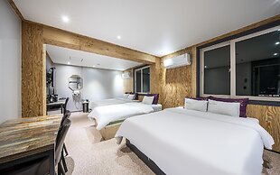 Yeosu Hotel The B