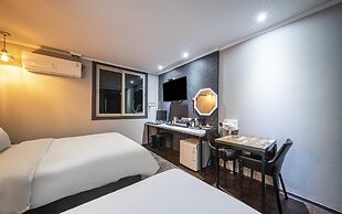 Yeosu Hotel The B