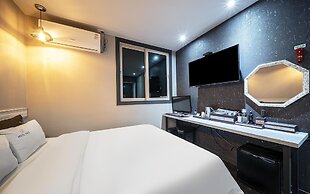 Yeosu Hotel The B
