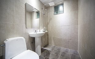 Yeosu Hotel The B