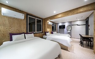 Yeosu Hotel The B
